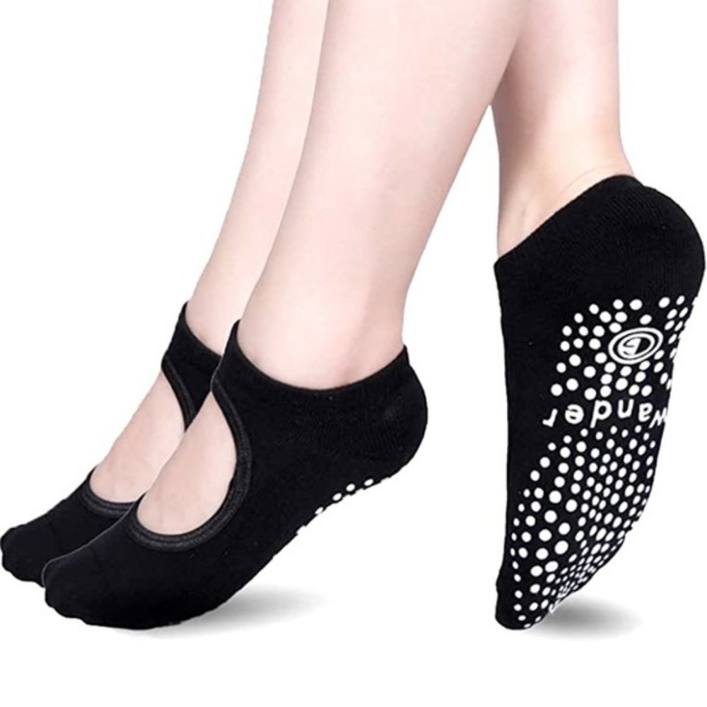 Wander Yoga socks Size Large